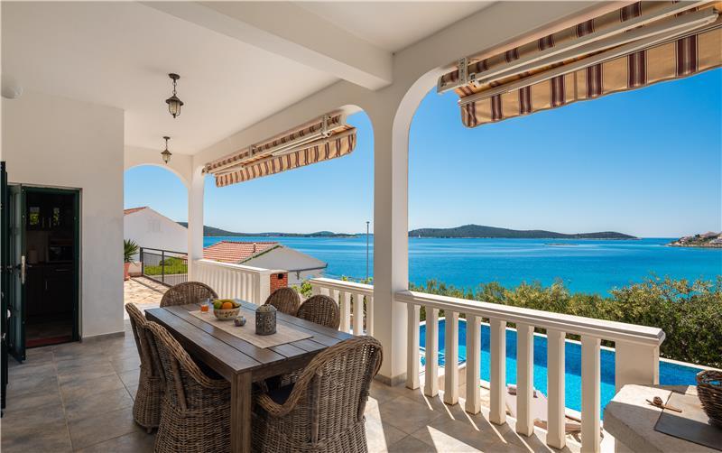 4 Bedroom Villa with Pool in Sevid near Primosten, Sleeps 8