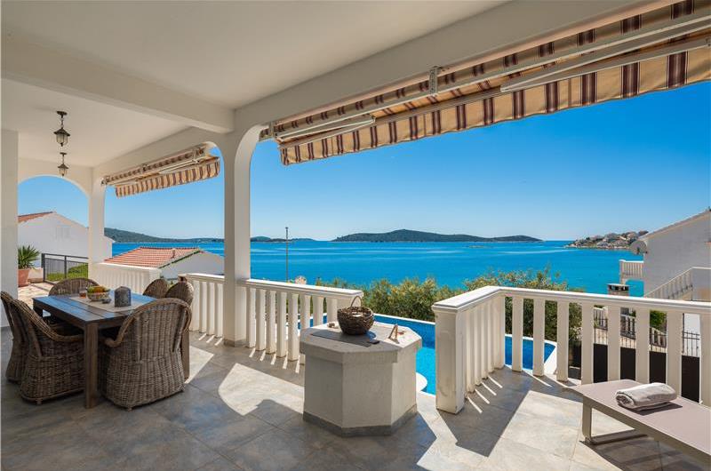 4 Bedroom Villa with Pool in Sevid near Primosten, Sleeps 8