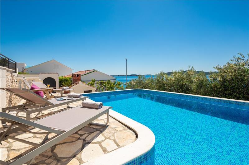 4 Bedroom Villa with Pool in Sevid near Primosten, Sleeps 8