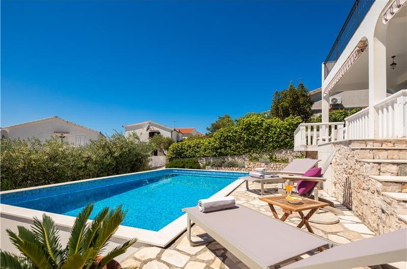 4 Bedroom Villa with Pool in Sevid near Primosten, Sleeps 8