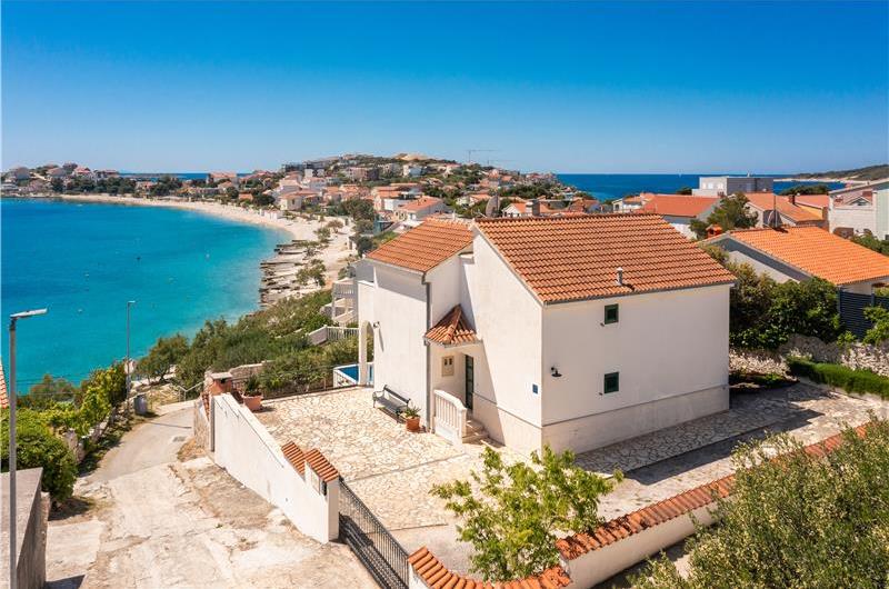 4 Bedroom Villa with Pool in Sevid near Primosten, Sleeps 8