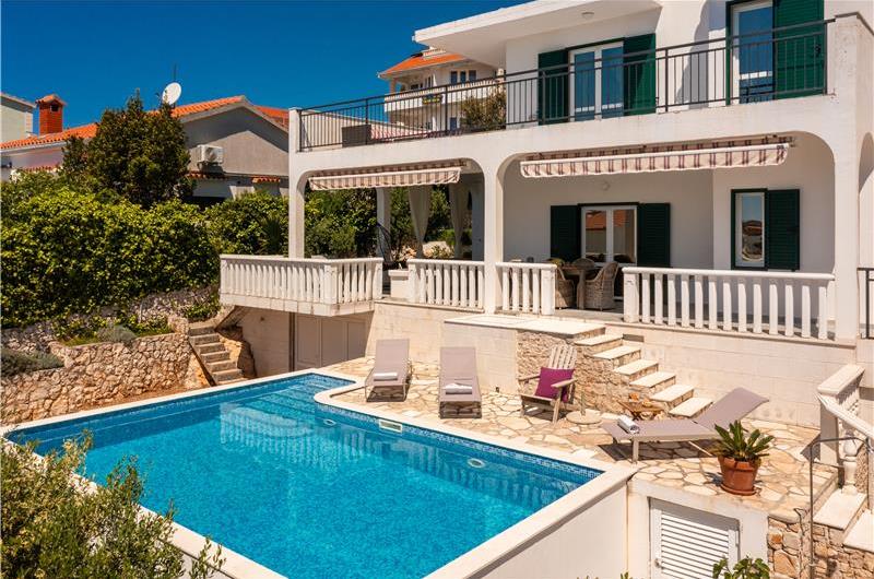 4 Bedroom Villa with Pool in Sevid near Primosten, Sleeps 8