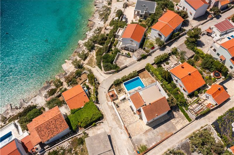 4 Bedroom Villa with Pool in Sevid near Primosten, Sleeps 8