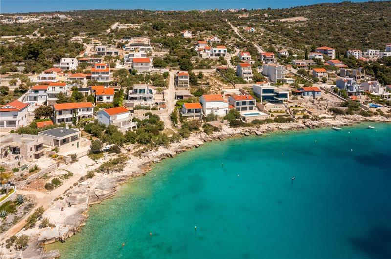 4 Bedroom Villa with Pool in Sevid near Primosten, Sleeps 8