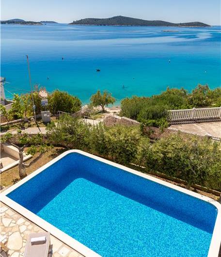 4 Bedroom Villa with Pool in Sevid near Primosten, Sleeps 8