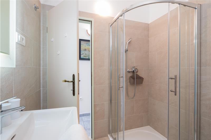 4 Bedroom Villa with Pool in Sevid near Primosten, Sleeps 8