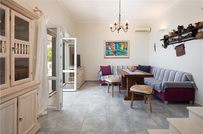 4 Bedroom Villa with Pool in Sevid near Primosten, Sleeps 8