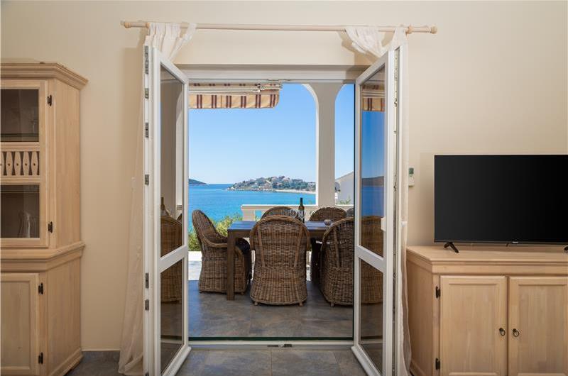 4 Bedroom Villa with Pool in Sevid near Primosten, Sleeps 8