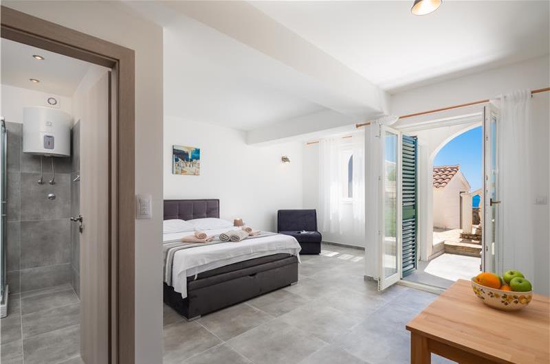 4 Bedroom Villa with Pool in Sevid near Primosten, Sleeps 8