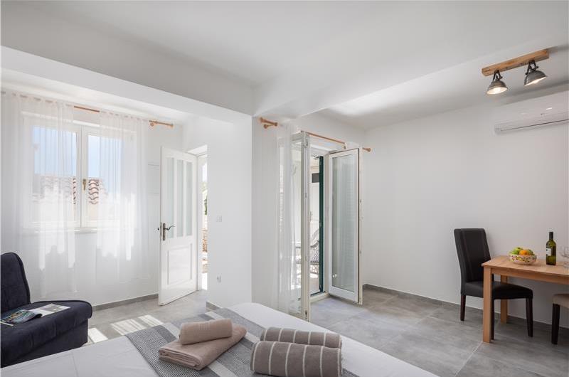 4 Bedroom Villa with Pool in Sevid near Primosten, Sleeps 8