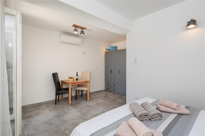 4 Bedroom Villa with Pool in Sevid near Primosten, Sleeps 8