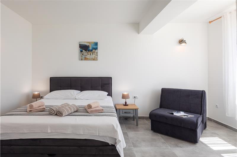 4 Bedroom Villa with Pool in Sevid near Primosten, Sleeps 8