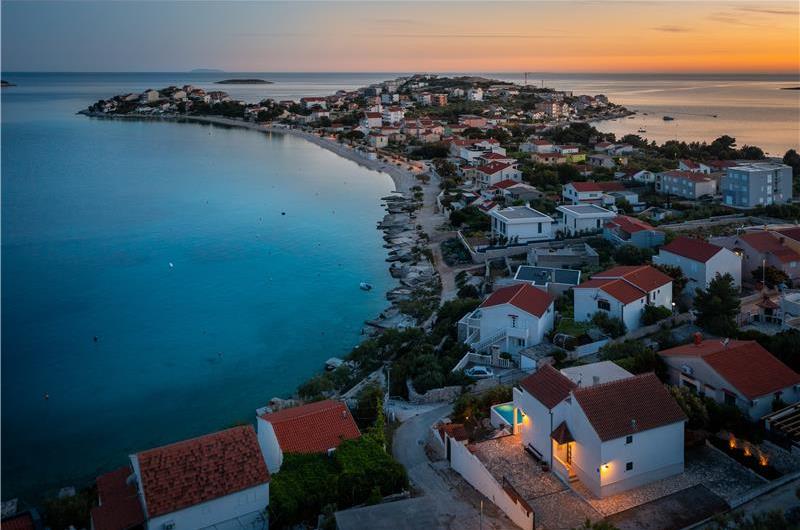 4 Bedroom Villa with Pool in Sevid near Primosten, Sleeps 8