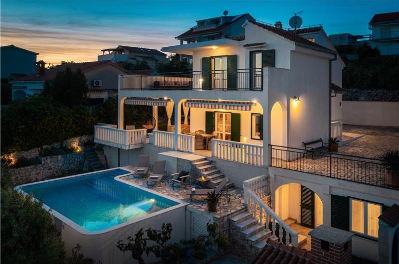4 Bedroom Villa with Pool in Sevid near Primosten, Sleeps 8