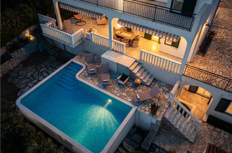 4 Bedroom Villa with Pool in Sevid near Primosten, Sleeps 8