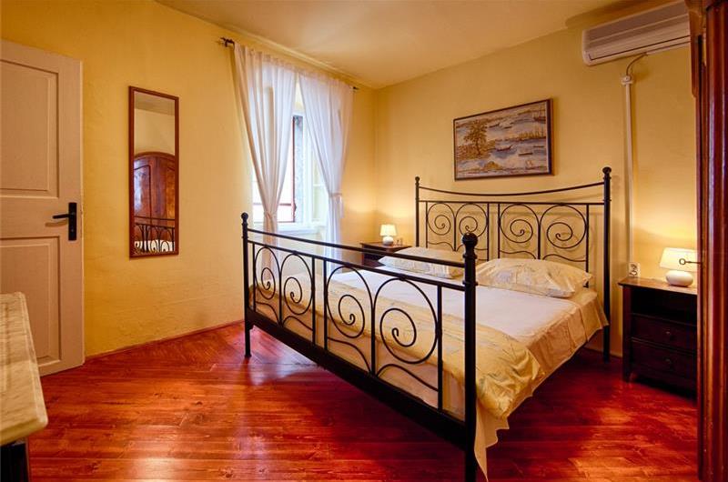 4 Bedroom Villa in Komiza on Vis Island, Sleeps 9-11