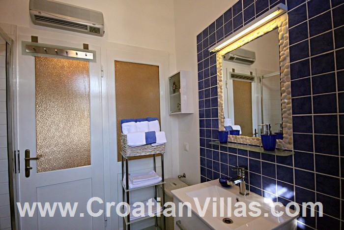 2 bedroom Apartment with terrace on Hvar Island, Sleeps 4-5