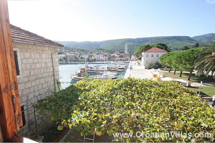 2 bedroom Apartment with terrace on Hvar Island, Sleeps 4-5