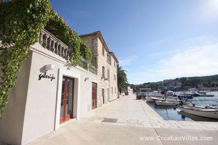 2 bedroom Apartment with terrace on Hvar Island, Sleeps 4-5