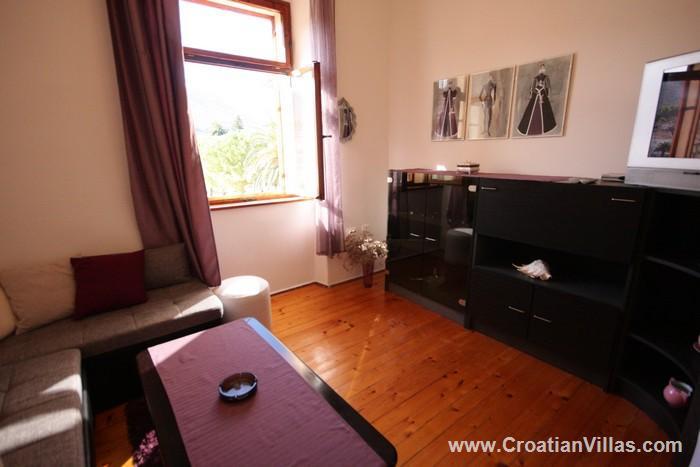 2 bedroom Apartment with terrace on Hvar Island, Sleeps 4-5