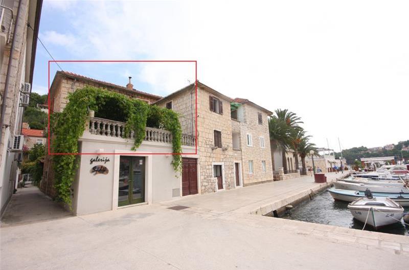2 bedroom Apartment with terrace on Hvar Island, Sleeps 4-5