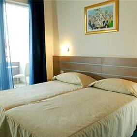 1 Bedroom Apartments in Postira, Sleep 2-4