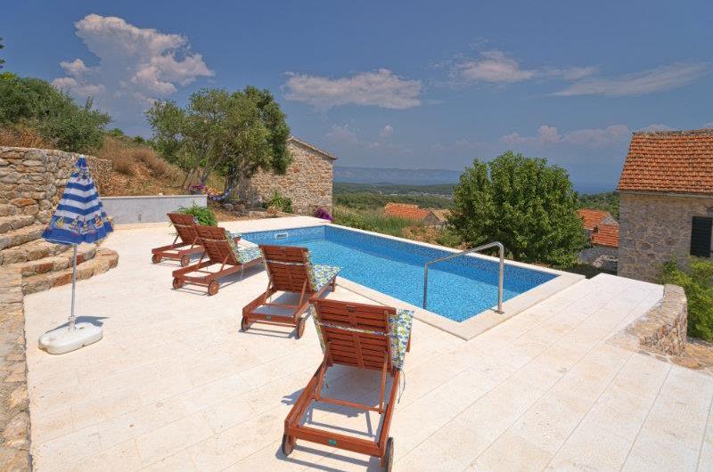 5 bedroom Hvar Island Villa with Pool sleeps 10-14
