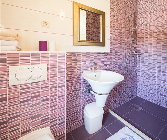 5 bedroom Hvar Island Villa with Pool sleeps 10-14