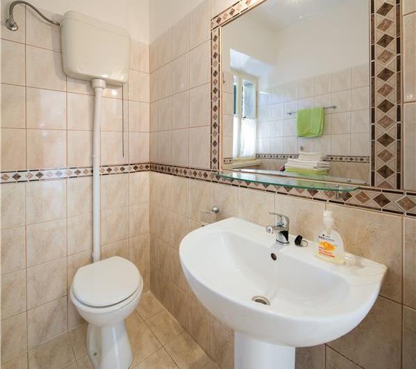 5 bedroom Hvar Island Villa with Pool sleeps 10-14