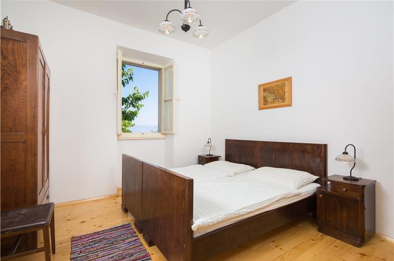 5 bedroom Hvar Island Villa with Pool sleeps 10-14