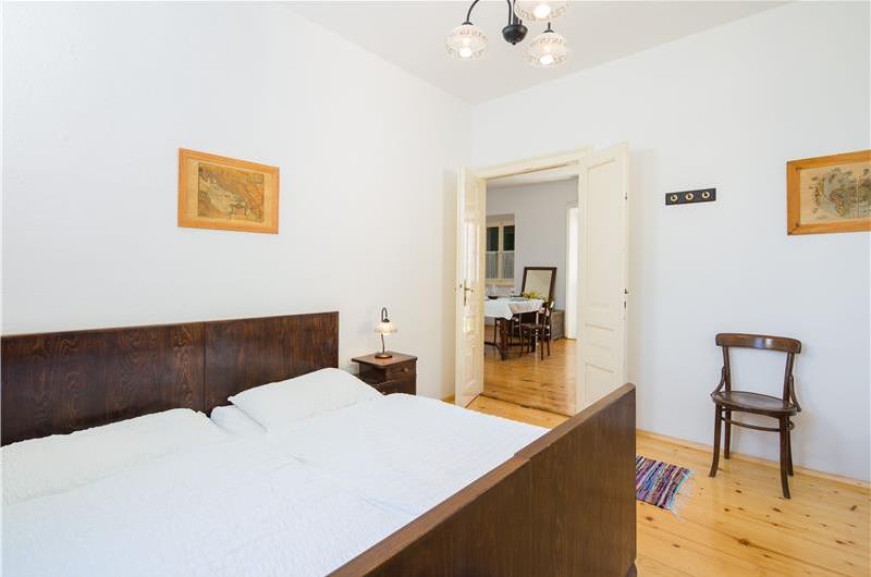 5 bedroom Hvar Island Villa with Pool sleeps 10-14