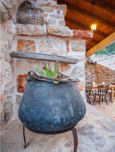 5 bedroom Hvar Island Villa with Pool sleeps 10-14