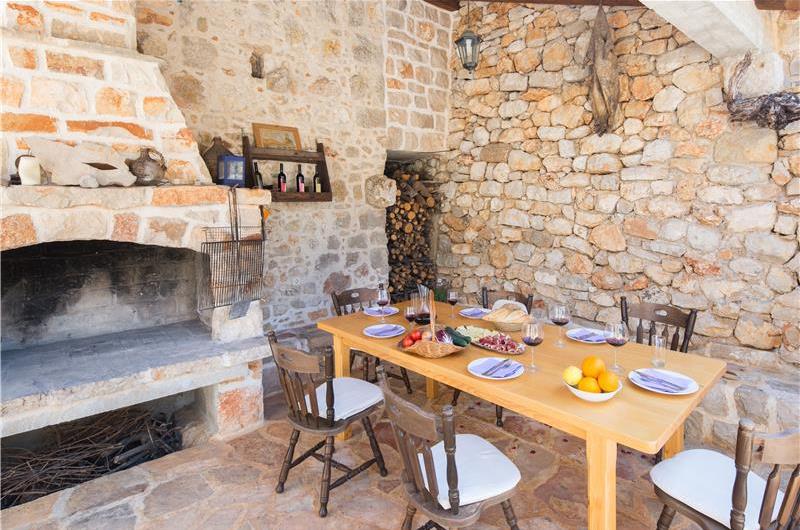 5 bedroom Hvar Island Villa with Pool sleeps 10-14