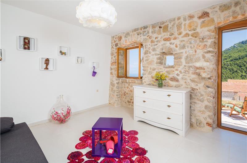 5 bedroom Hvar Island Villa with Pool sleeps 10-14