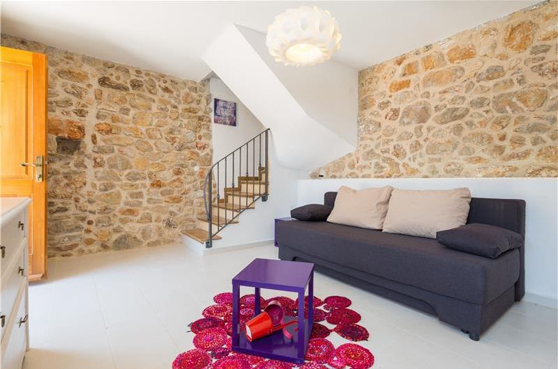 5 bedroom Hvar Island Villa with Pool sleeps 10-14