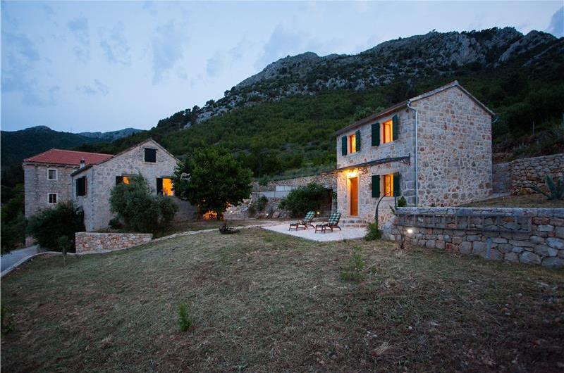 5 bedroom Hvar Island Villa with Pool sleeps 10-14