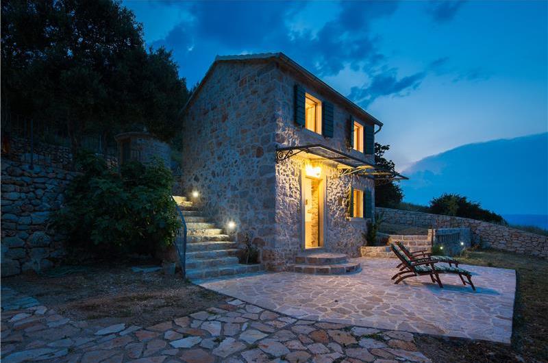 5 bedroom Hvar Island Villa with Pool sleeps 10-14