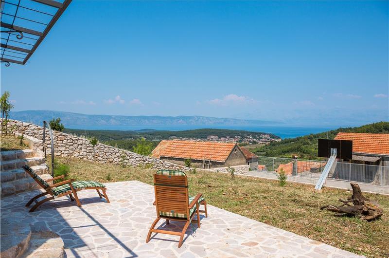 5 bedroom Hvar Island Villa with Pool sleeps 10-14
