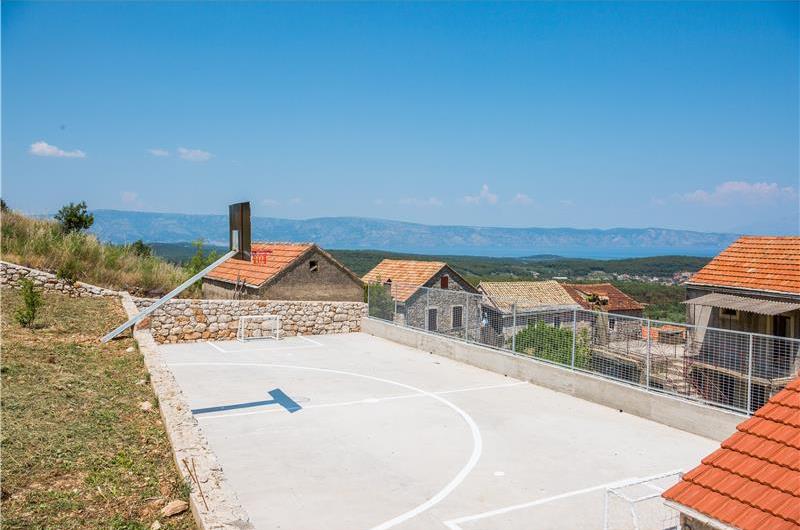 5 bedroom Hvar Island Villa with Pool sleeps 10-14