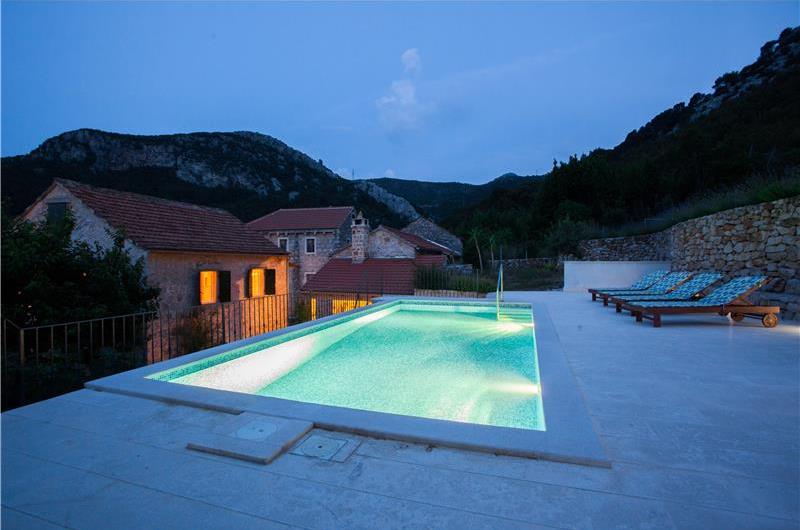 5 bedroom Hvar Island Villa with Pool sleeps 10-14