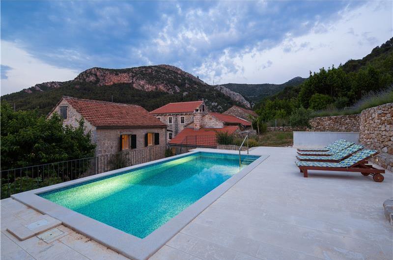 5 bedroom Hvar Island Villa with Pool sleeps 10-14