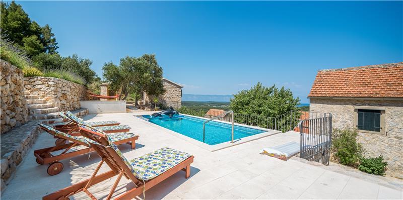 5 bedroom Hvar Island Villa with Pool sleeps 10-14