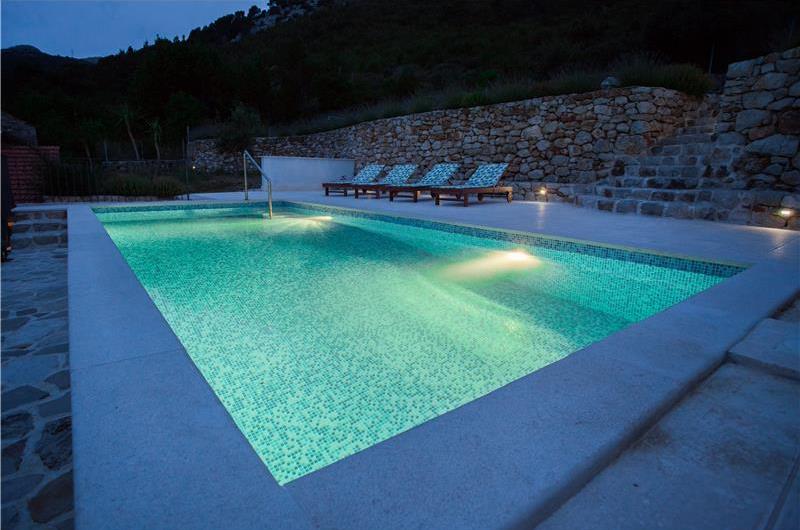 5 bedroom Hvar Island Villa with Pool sleeps 10-14