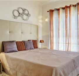 Charming 4 bedroom Villa with Pool in Albufeira, Sleeps 8