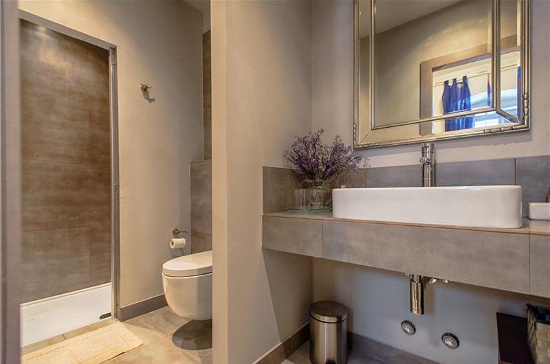 2 Bedroom Luxury Apartment in Hvar Town, Sleeps 4
