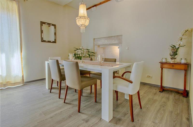 2 Bedroom Luxury Apartment in Hvar Town, Sleeps 4