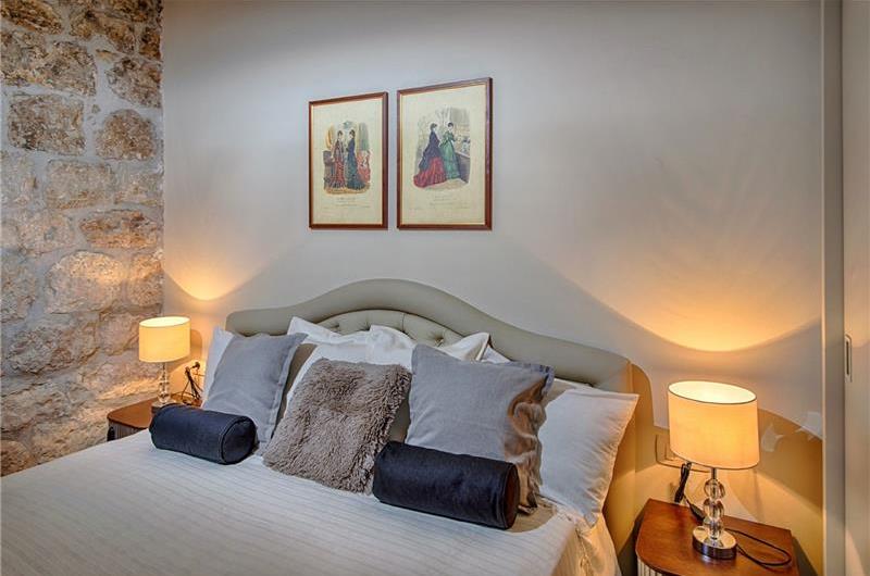 2 Bedroom Luxury Apartment in Hvar Town, Sleeps 4