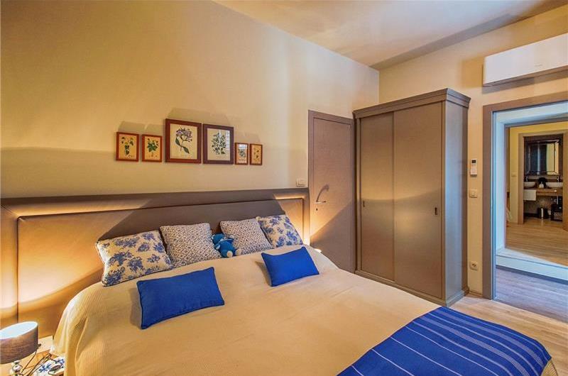 2 Bedroom Luxury Apartment in Hvar Town, Sleeps 4