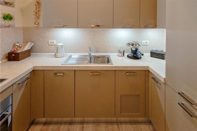 2 Bedroom Luxury Apartment in Hvar Town, Sleeps 4