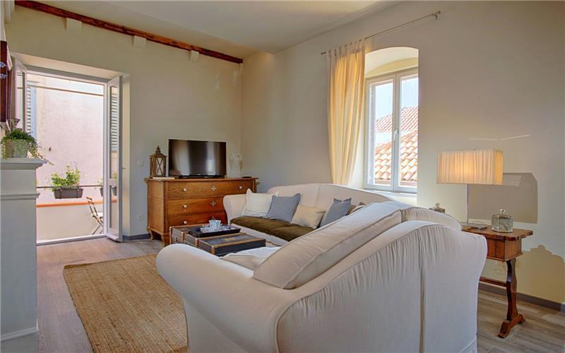 2 Bedroom Luxury Apartment in Hvar Town, Sleeps 4